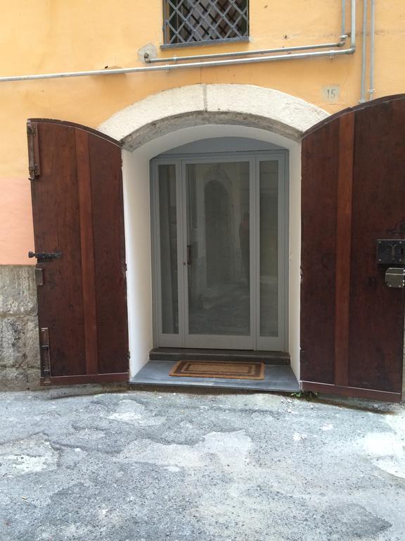 Antico Vicolo Apartment Salerno Exterior foto